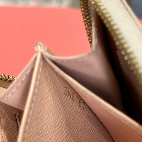 Louis Vuitton Azur Tahitienne Zippy Coin Purse - Picture 10 of 13